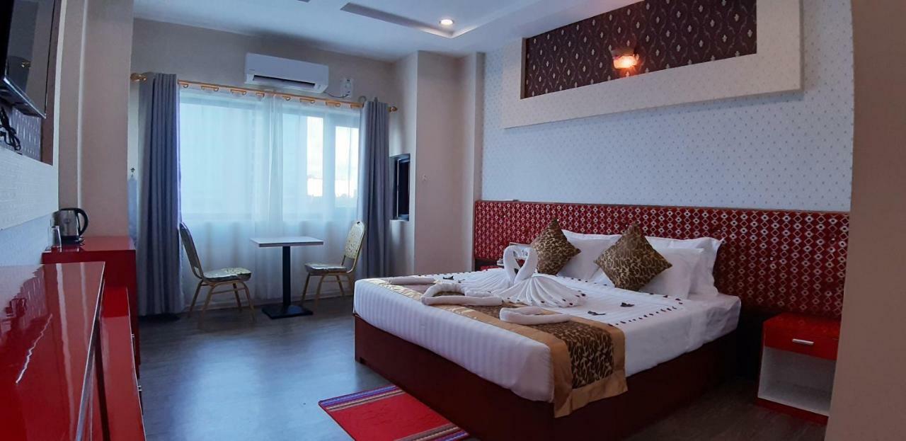 H Plus Hotel Yangon Exterior foto