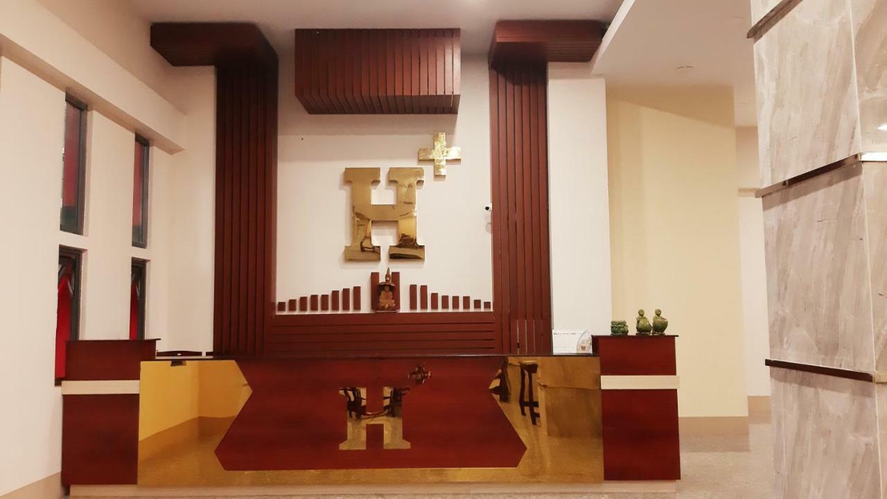 H Plus Hotel Yangon Exterior foto