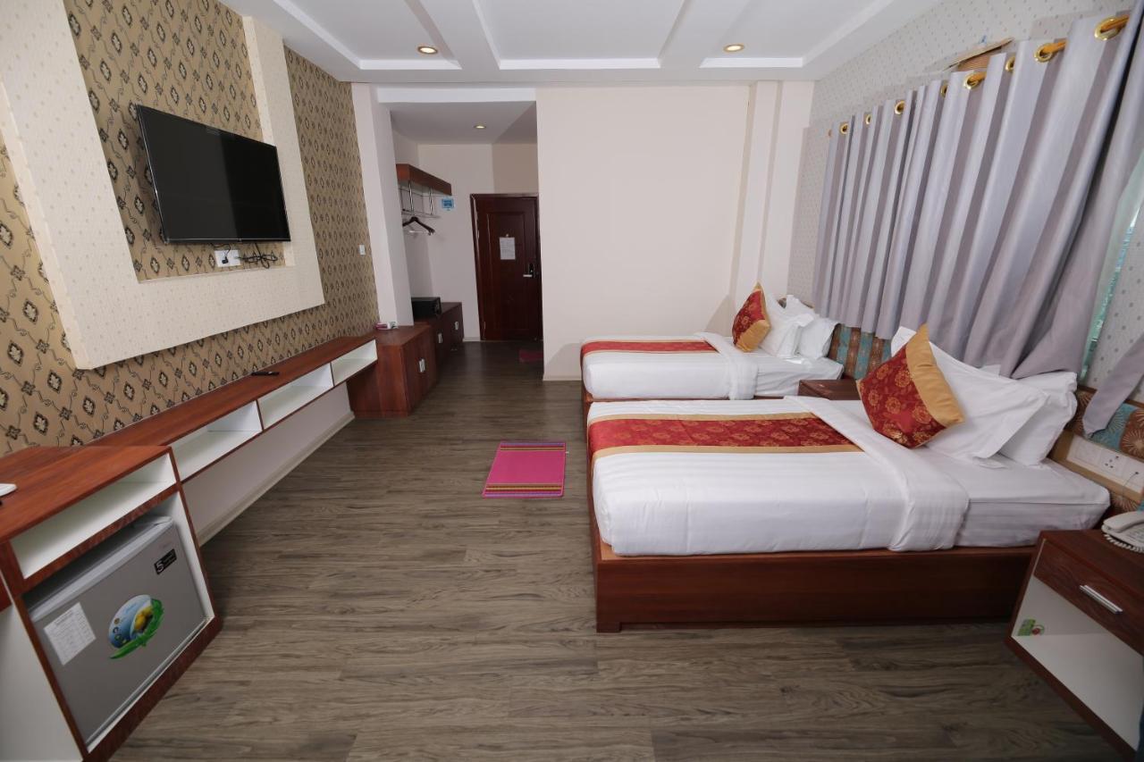 H Plus Hotel Yangon Exterior foto