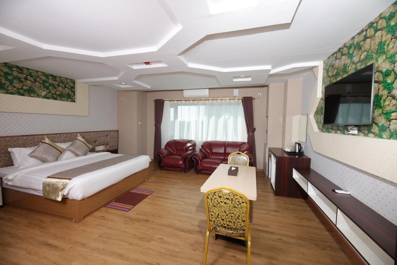 H Plus Hotel Yangon Exterior foto