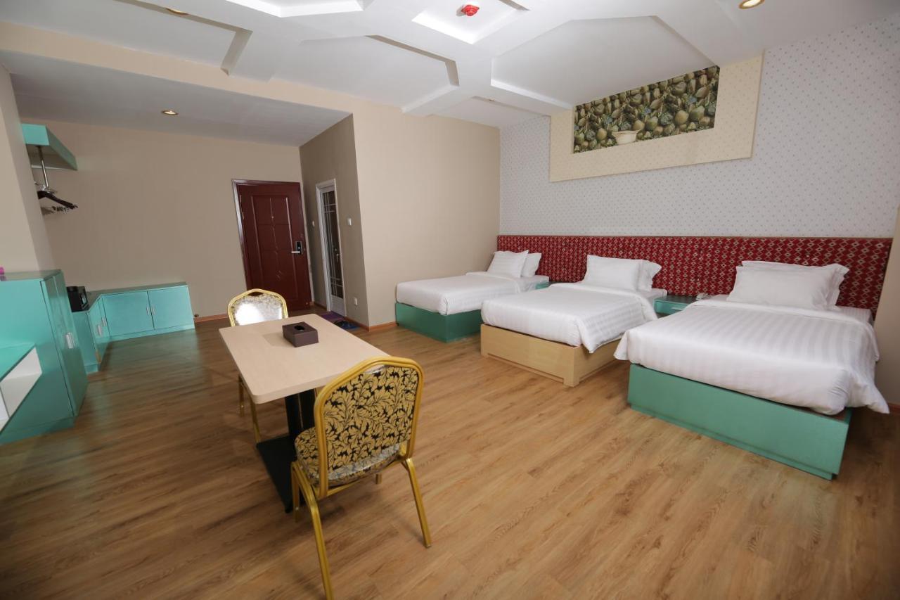 H Plus Hotel Yangon Exterior foto
