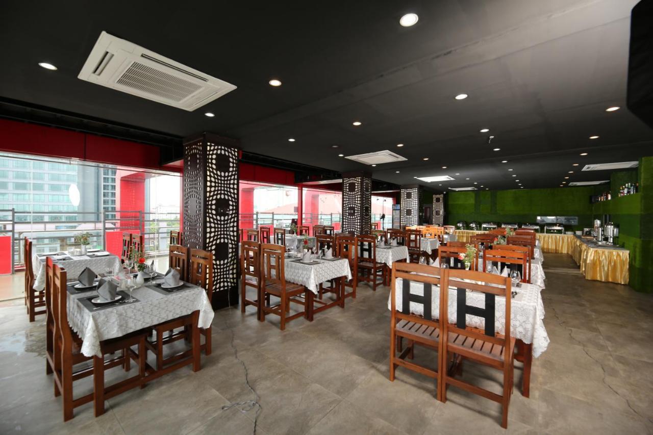 H Plus Hotel Yangon Exterior foto